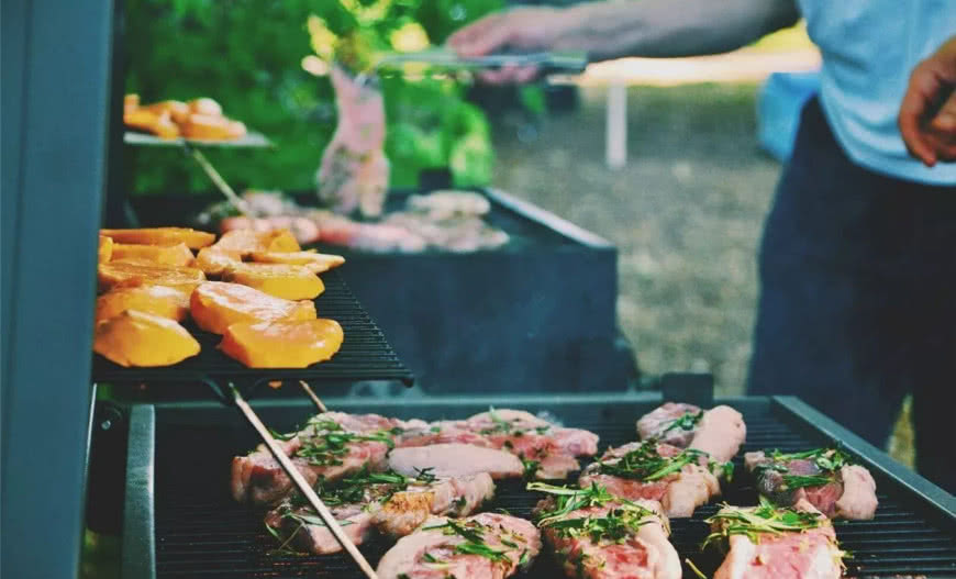 Jak i czym skutecznie wyczyścić grill?