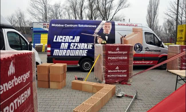 Mobilne warsztaty szybkiego murowania w systemie Porotherm DRYFIX